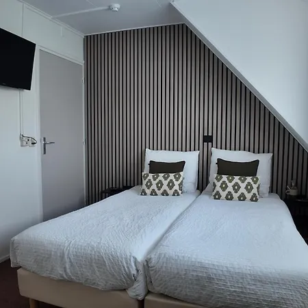 Hotel De Lange Akker 2*